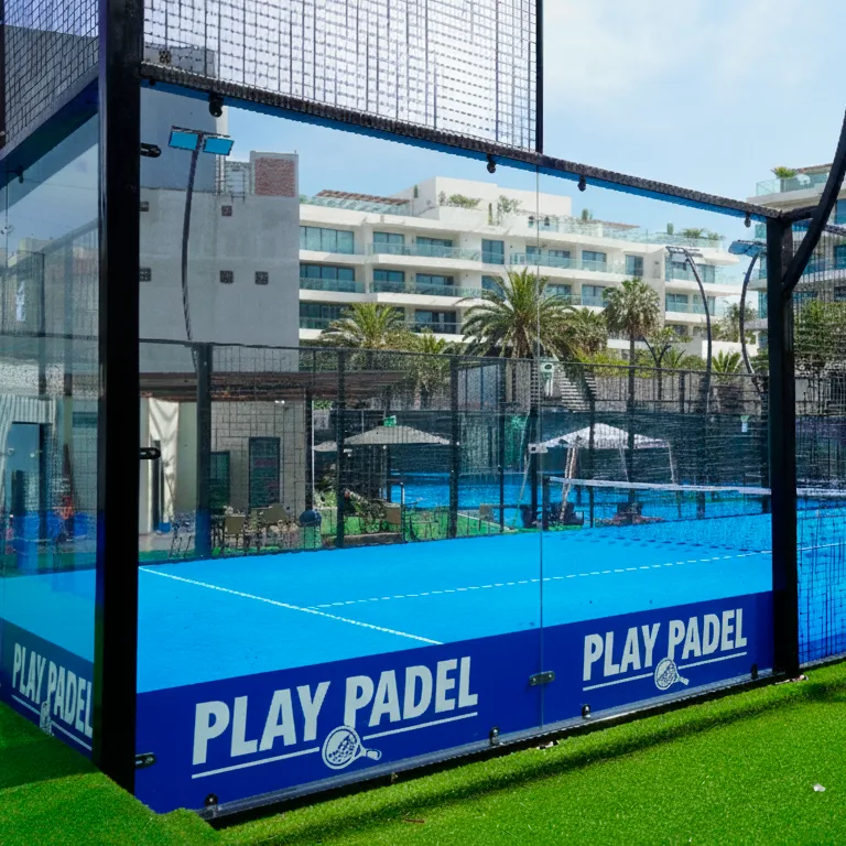 Banners Adhesivos publicitarios para pista de pádel